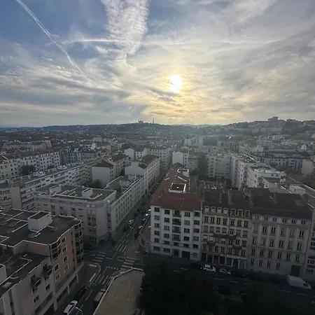 Avec Vue Incroyable Lyon